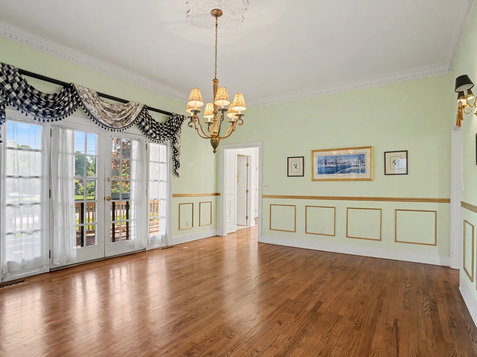 152 West River Street Photo 12