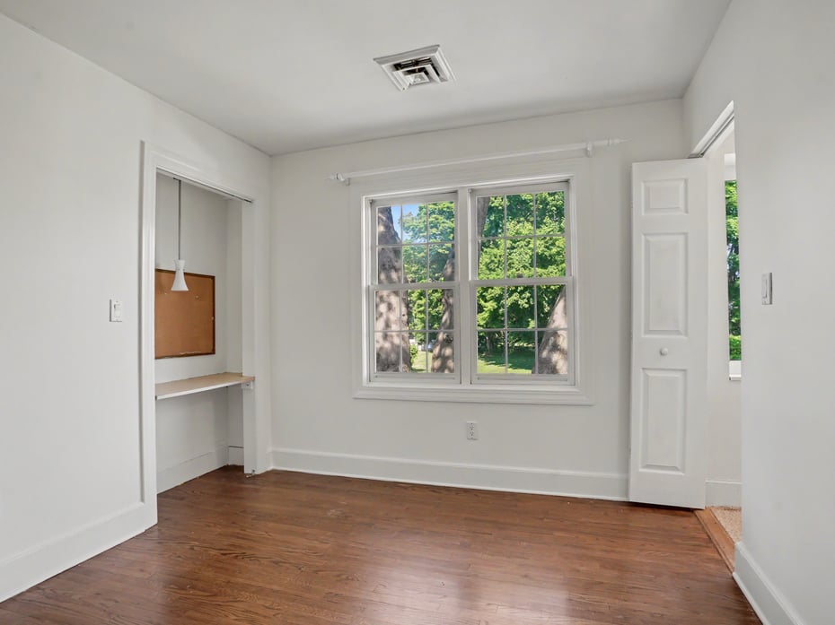 152 West River Street Photo 28