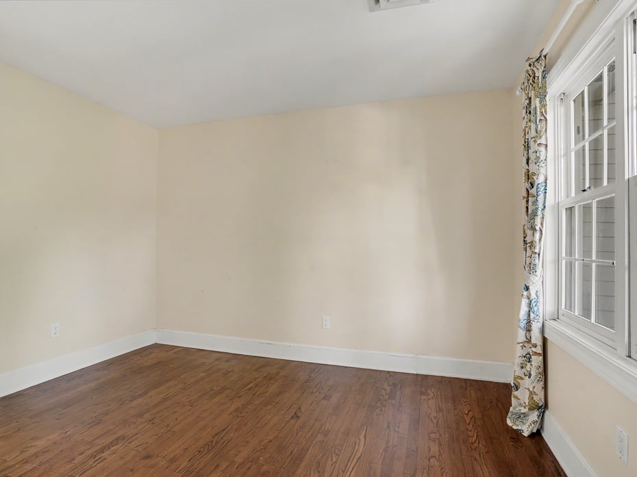 152 West River Street Photo 33