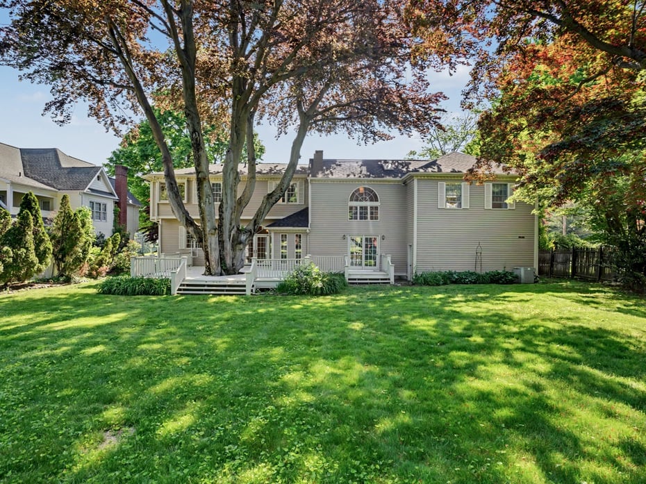 152 West River Street Photo 39