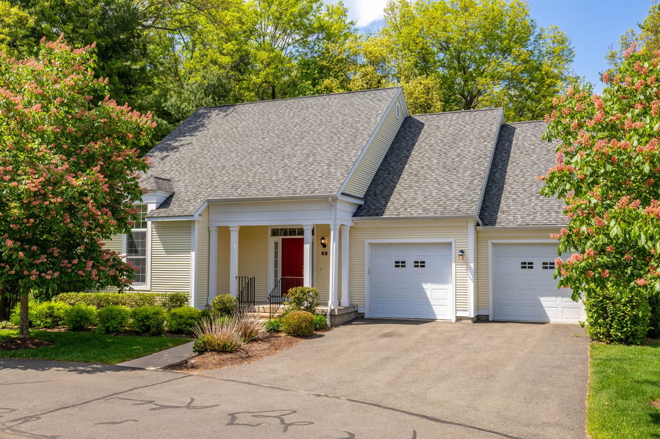 9 Ashton Circle Photo 1
