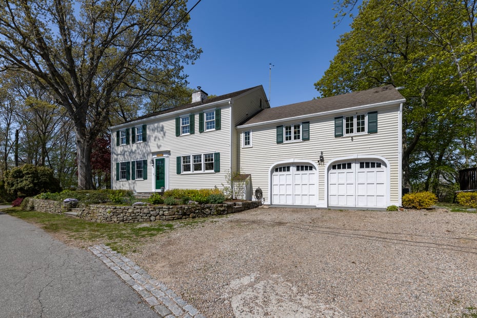 32 Money Point Road Photo 2