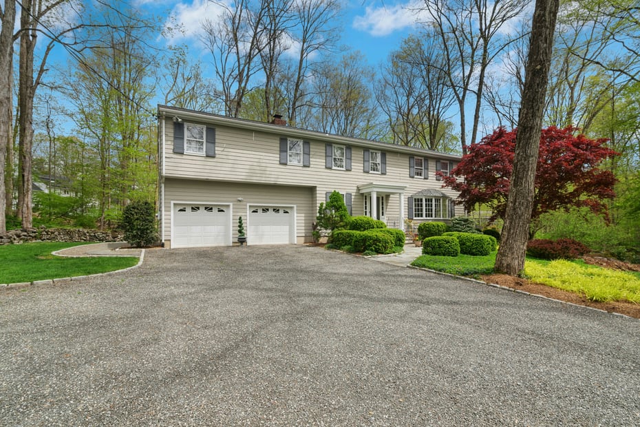 95 Alexandra Drive Photo 3