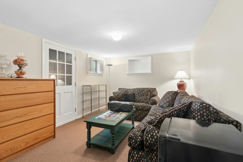 95 Alexandra Drive Photo 33