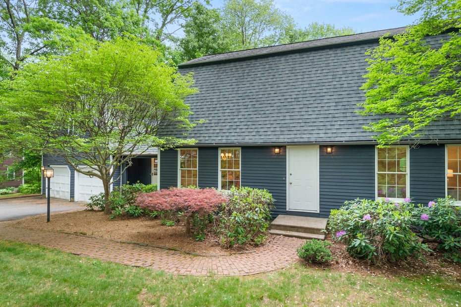 339 Meadow Road Photo 2