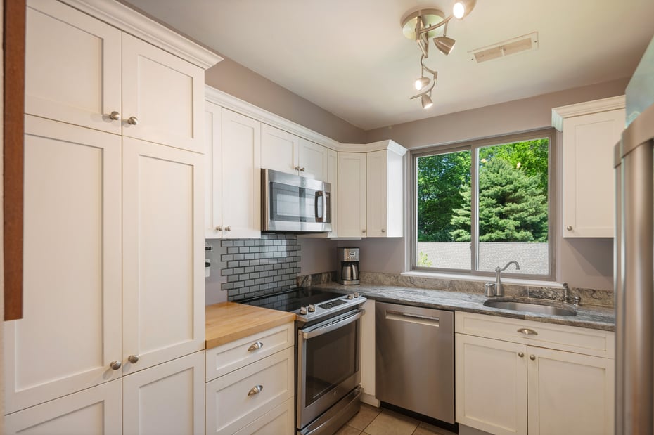 60 Rowayton Woods Drive Photo 9