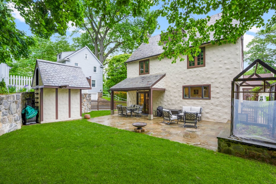 144 Douglas Place Photo 29