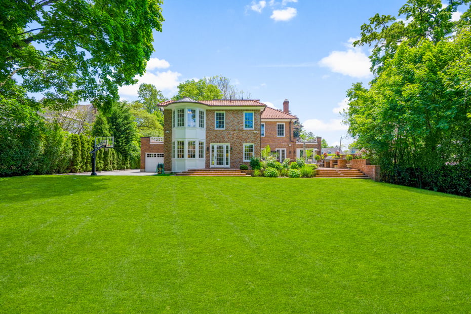 30 Elm Avenue Photo 3