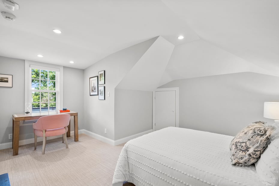 30 Elm Avenue Photo 37