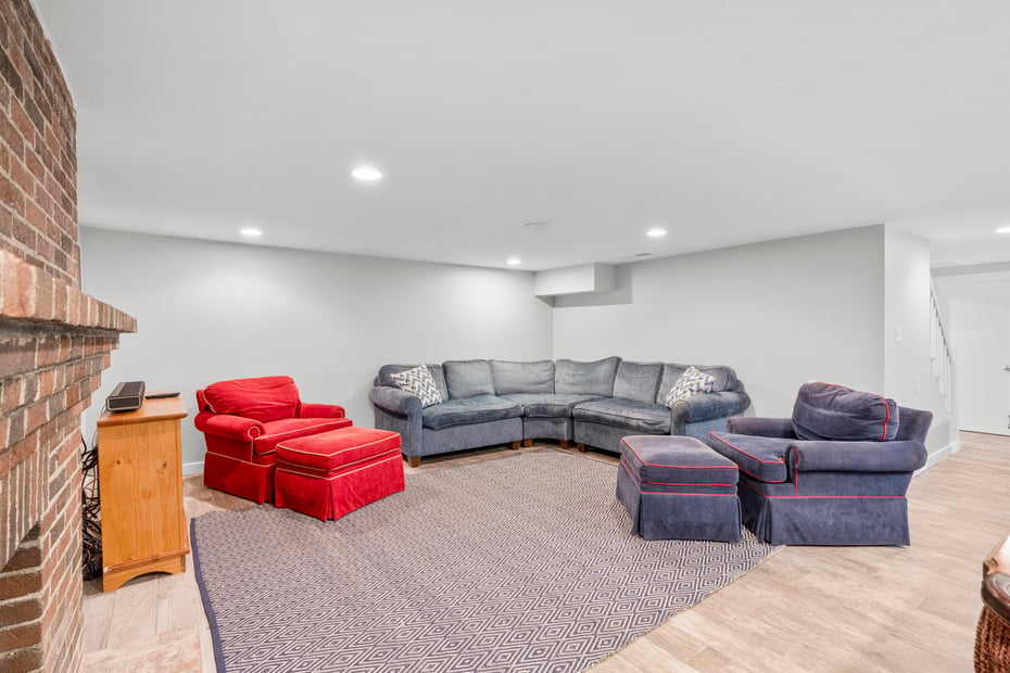 30 Elm Avenue Photo 41