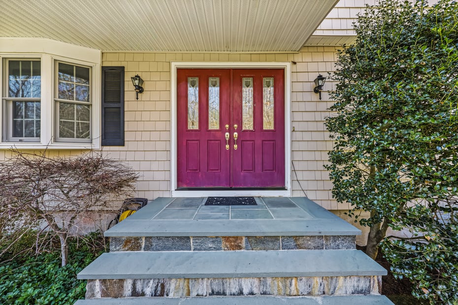 145 Wilton Road East Photo 3