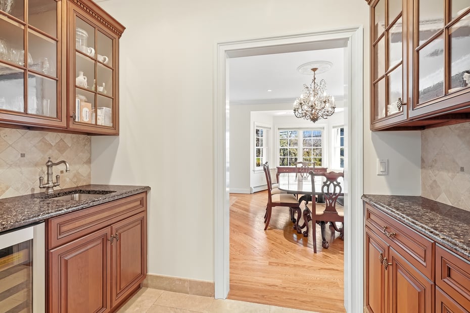 590 West Street Photo 12