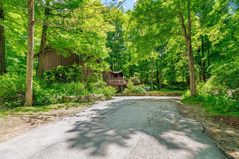 111 Philipse Brook Road Photo 17