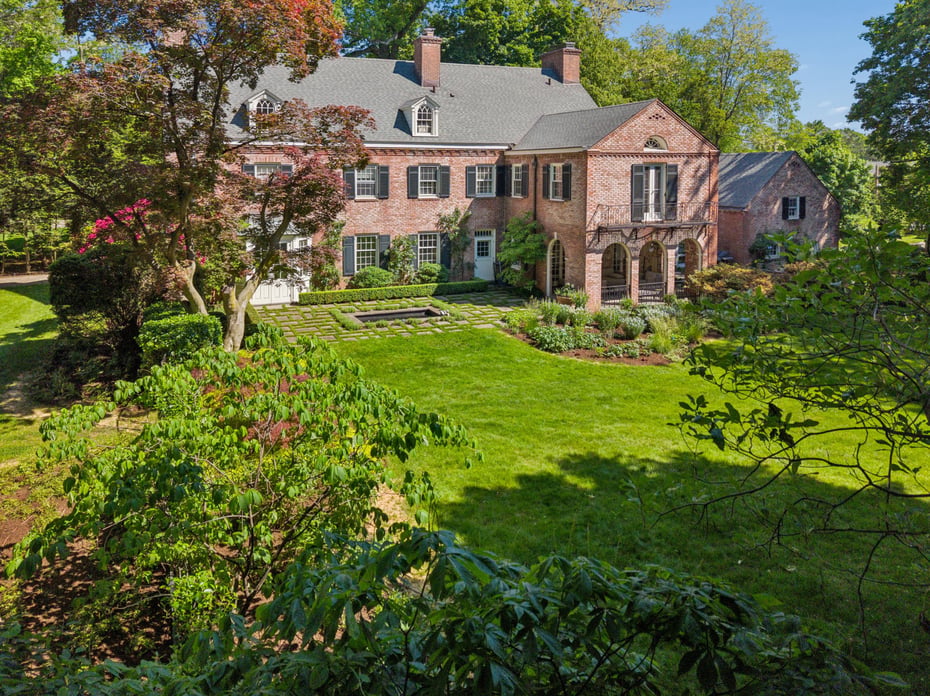 1384 Park Lane Photo 1