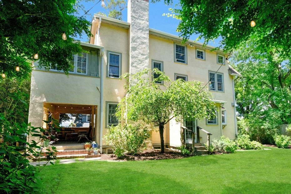 11 Sarven Court Photo 2