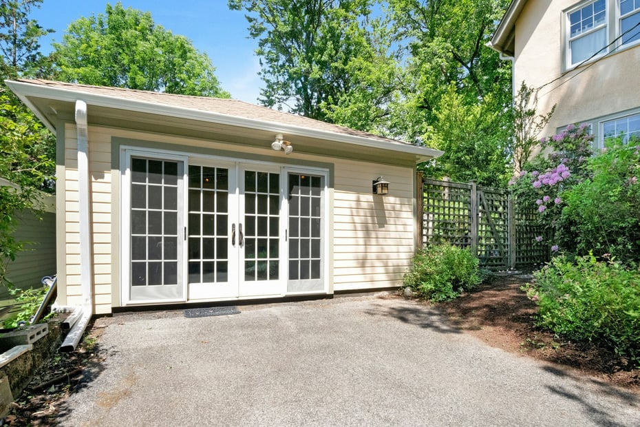 11 Sarven Court Photo 32