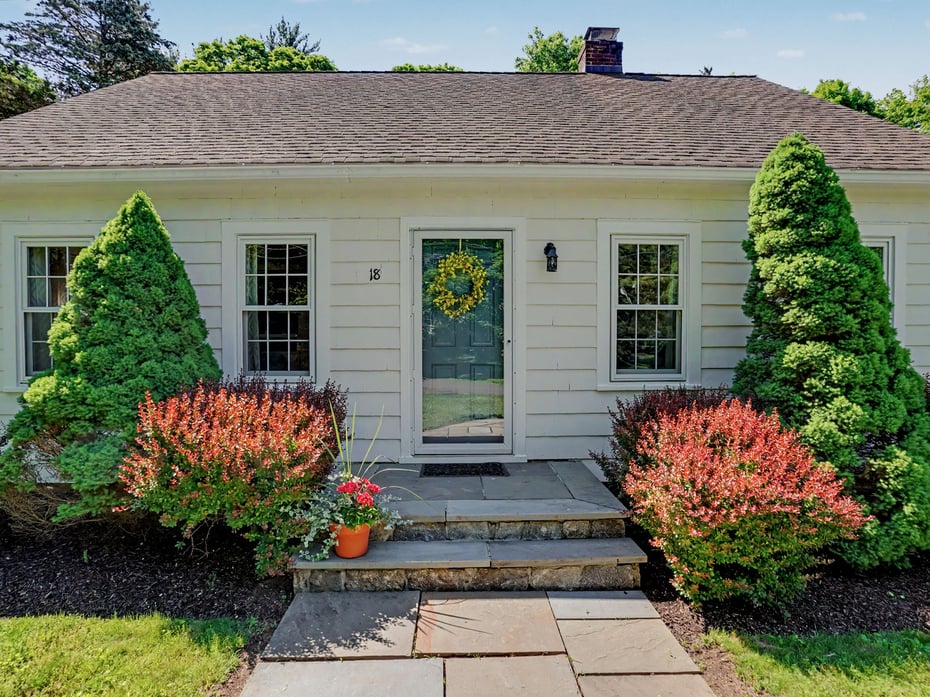 18 Deerfield Road Photo 3