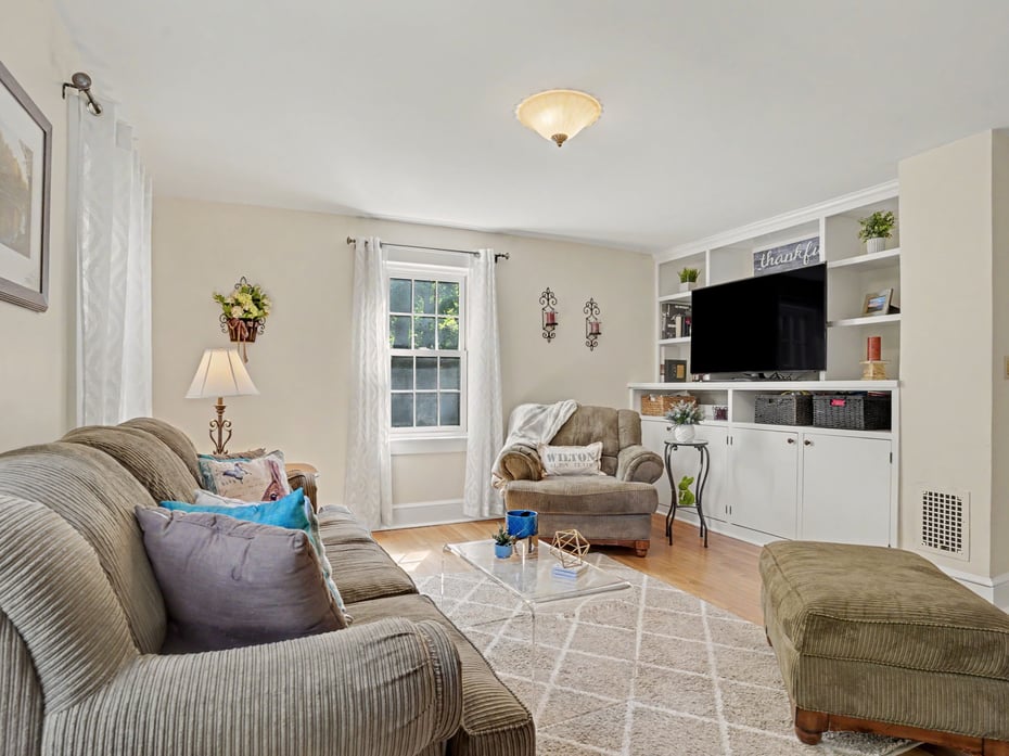 18 Deerfield Road Photo 10