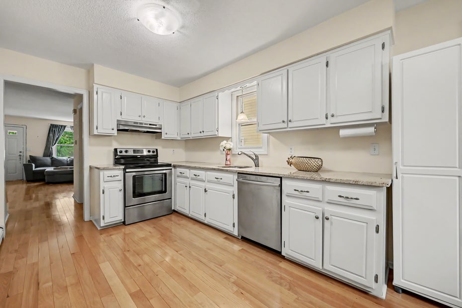 106 Brittin Avenue Photo 6