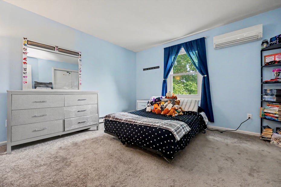 106 Brittin Avenue Photo 9