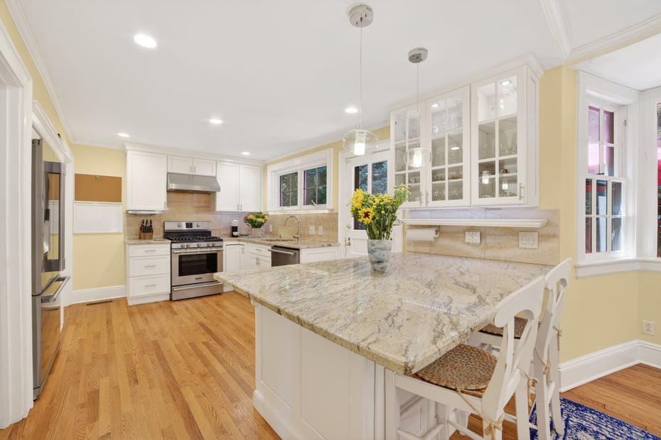 77 Edgemont Road Photo 11