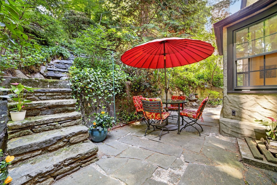 77 Edgemont Road Photo 30