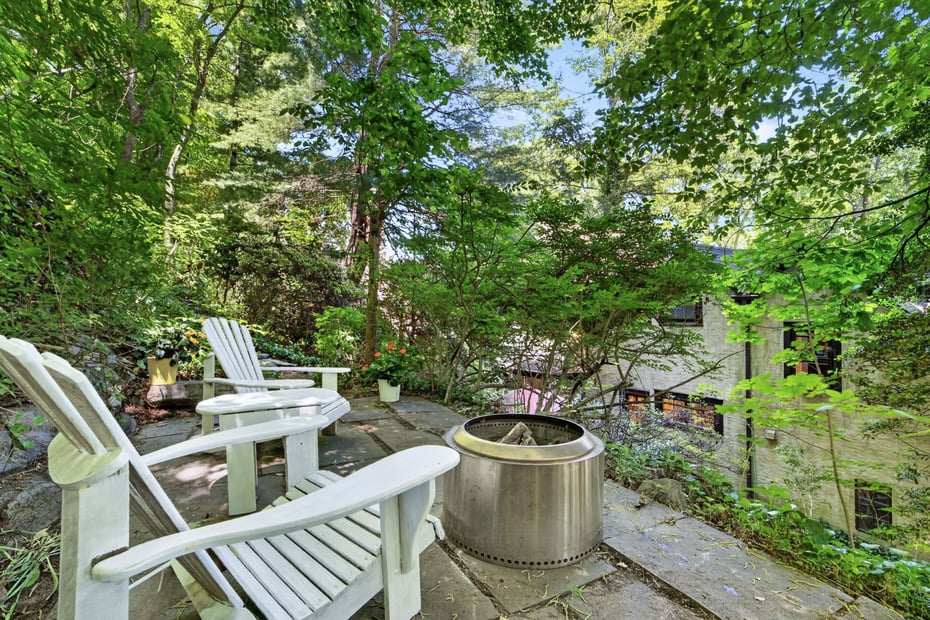 77 Edgemont Road Photo 36