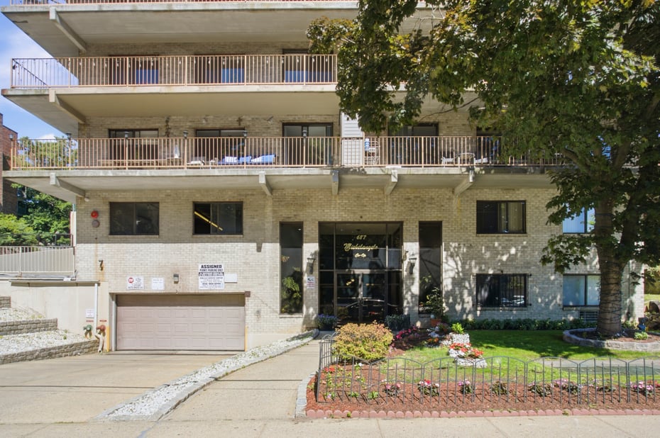 687 Bronx River Road  #6C Photo 2