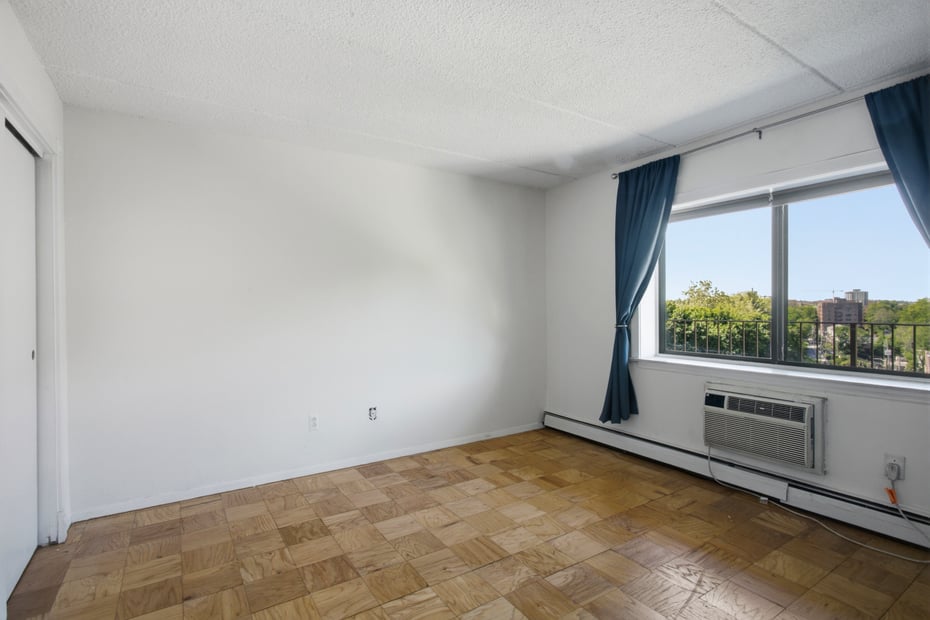 687 Bronx River Road  #6C Photo 12