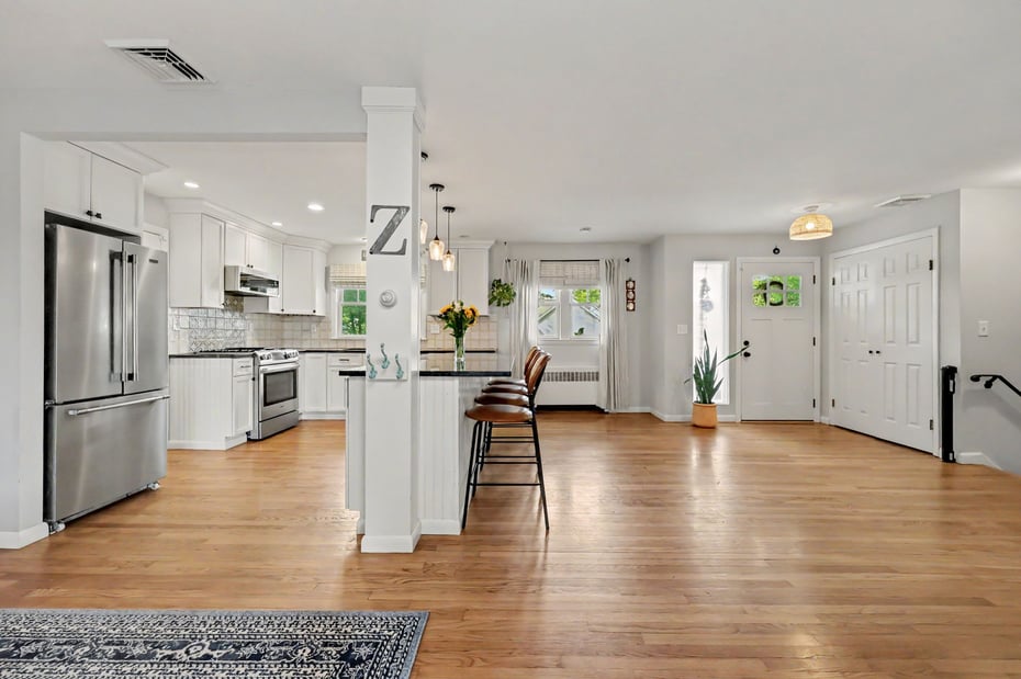 240 Third Avenue Photo 4