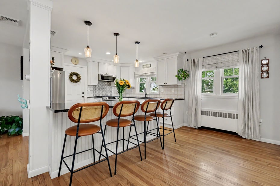 240 Third Avenue Photo 6