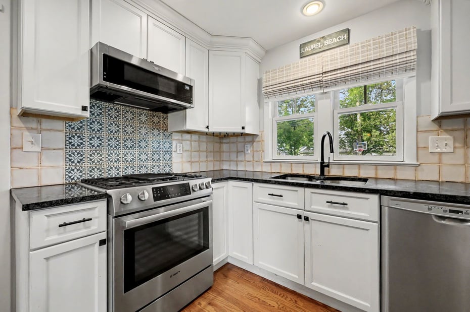 240 Third Avenue Photo 9