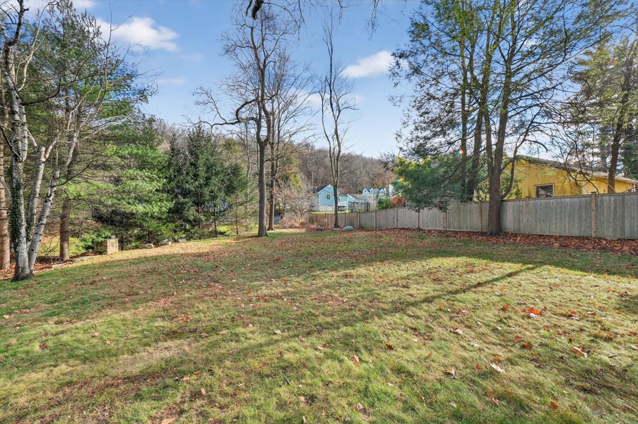 484 Bedford Road Photo 29