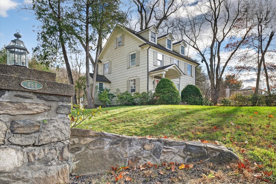 484 Bedford Road Photo 31