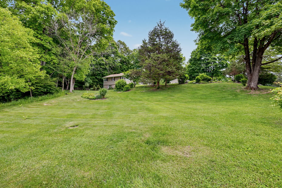 27 Apple Lane Photo 37