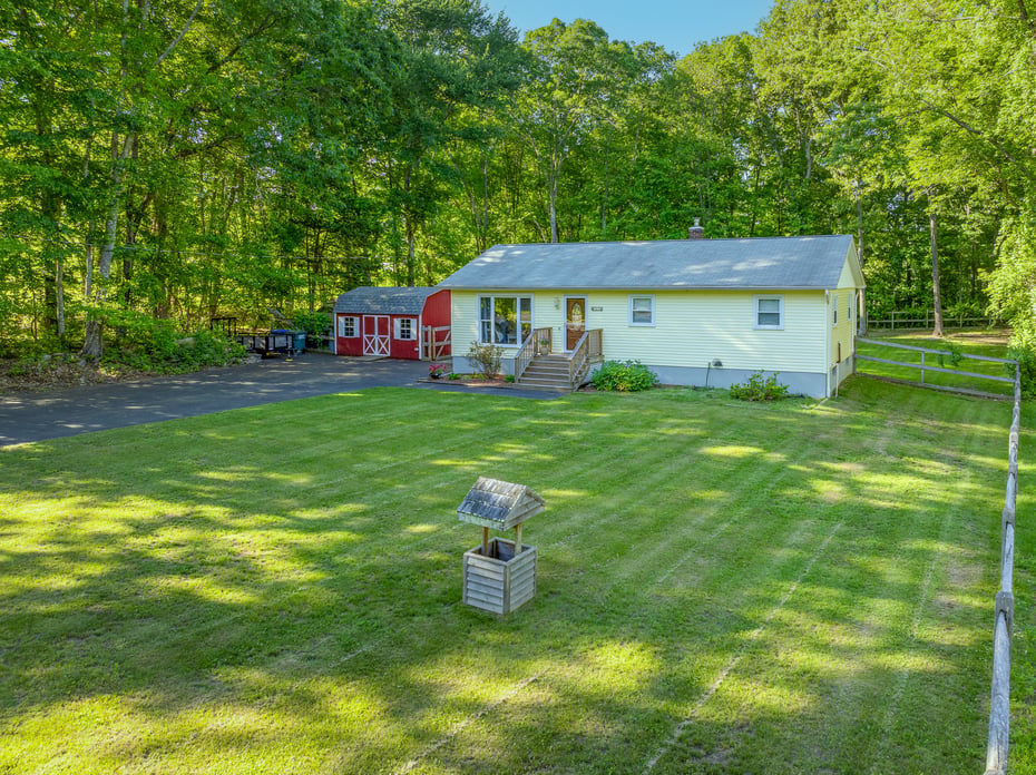 23 Ash Drive Photo 1