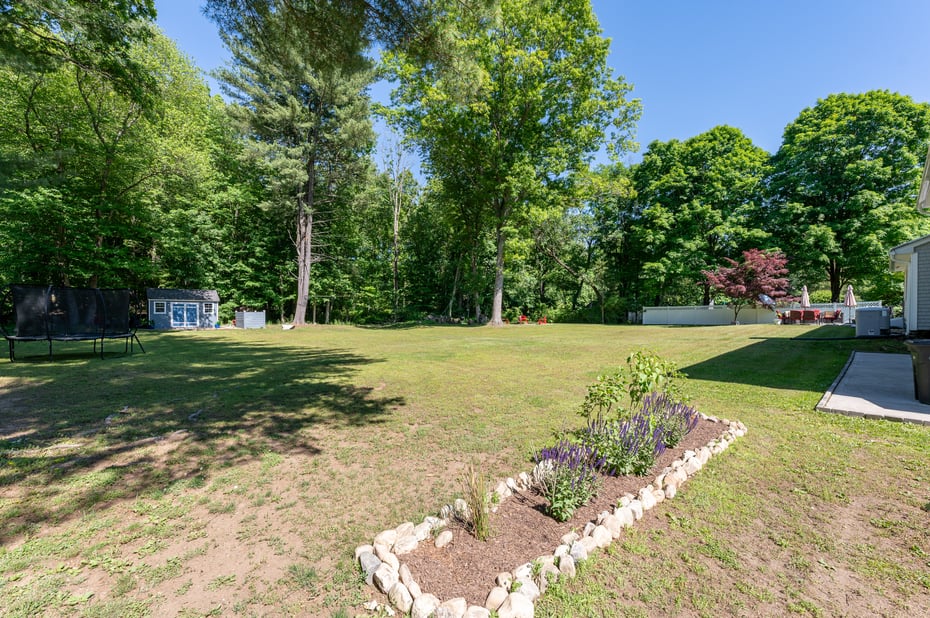 121 Thornwood Road Photo 25