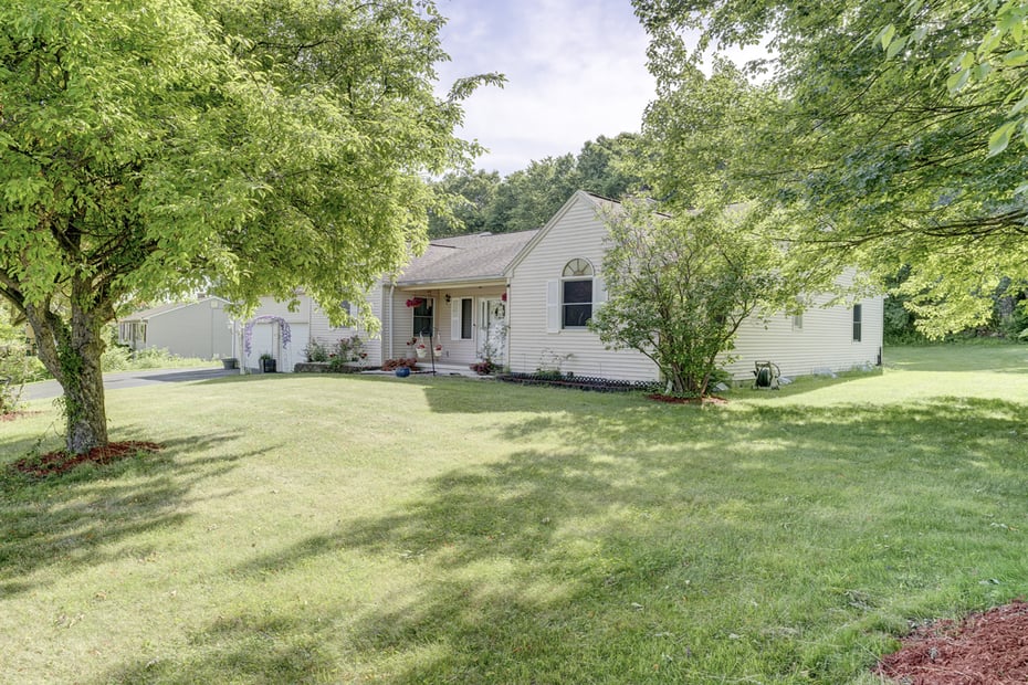 300 Hilltop Road Photo 2