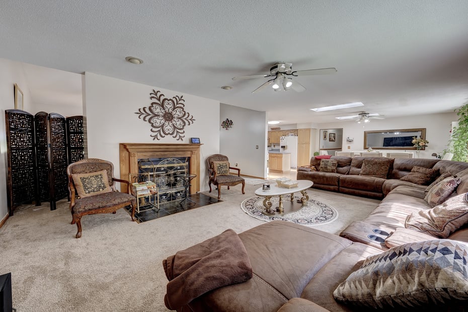 300 Hilltop Road Photo 10