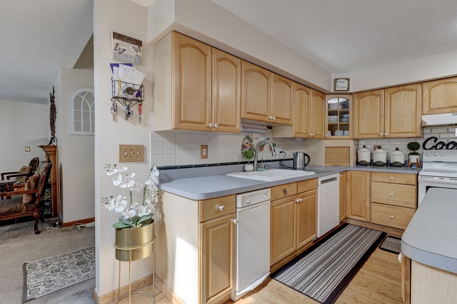 300 Hilltop Road Photo 15