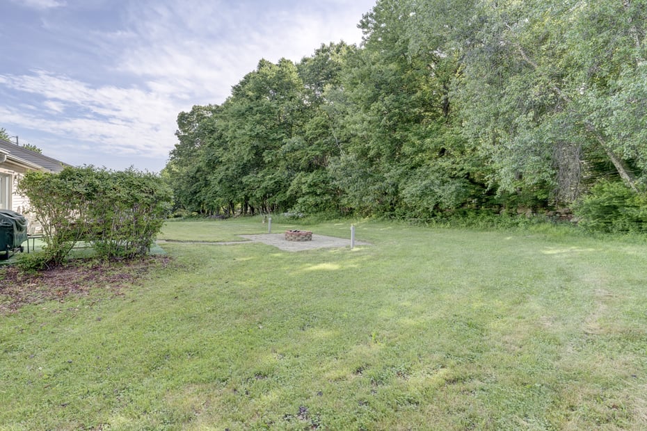 300 Hilltop Road Photo 37