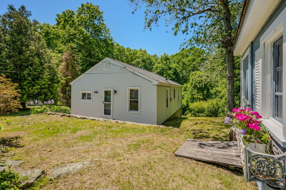 42 Shawandassee Road Photo 3