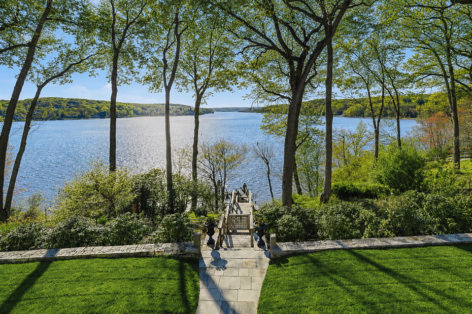 77 Joshua Lane Photo 3