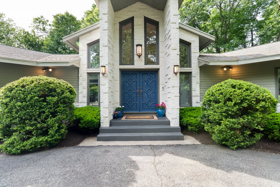 550 Wolf Swamp Road Photo 2