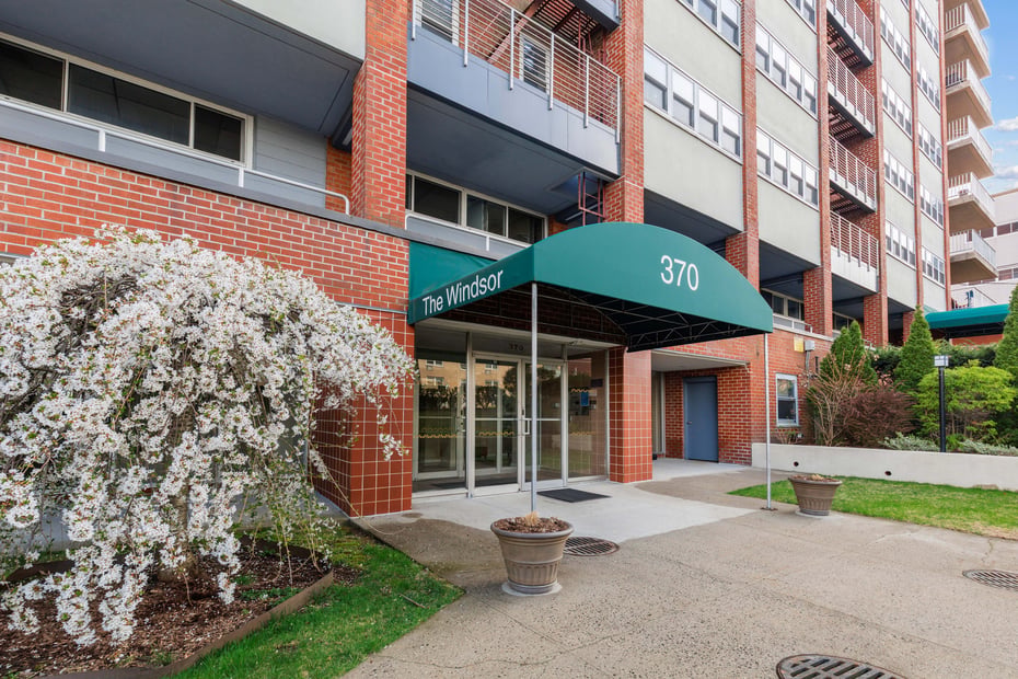 370 Westchester Avenue  #4A Photo 13