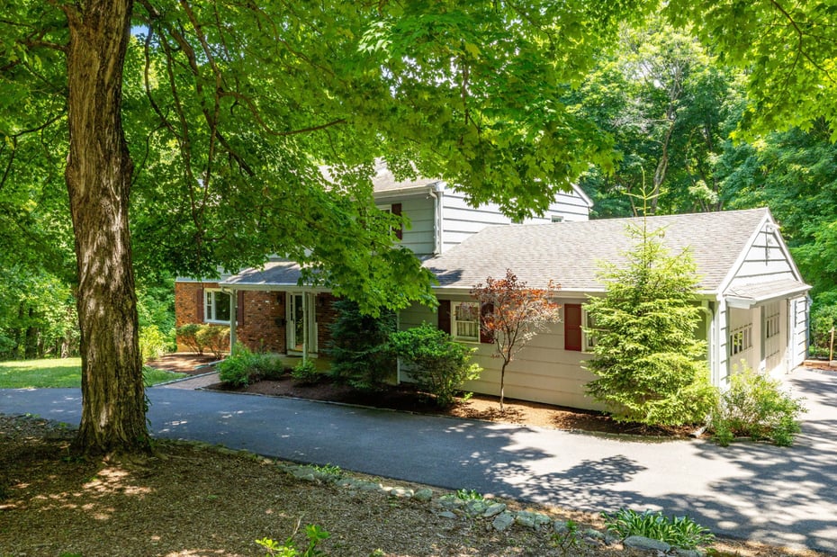 33 Hurds Hill Road Photo 3