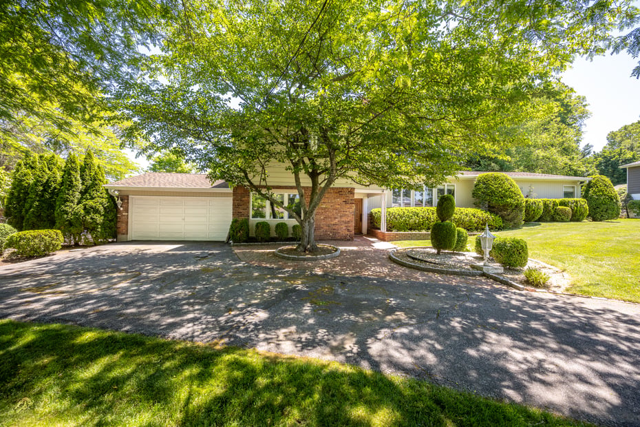 12 Lark Avenue Photo 2