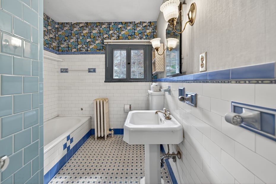 226 Broadway Photo 24