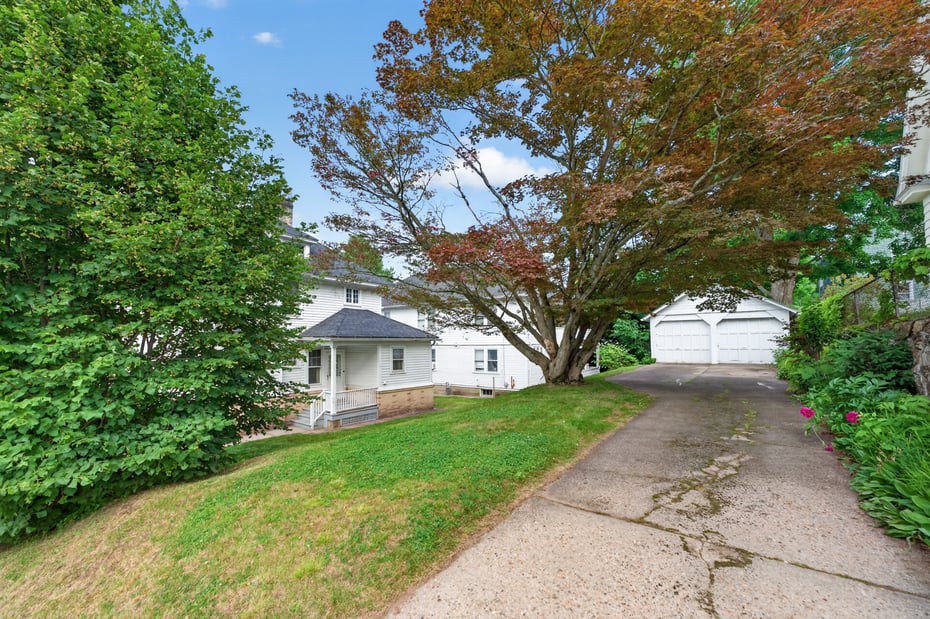 226 Broadway Photo 31