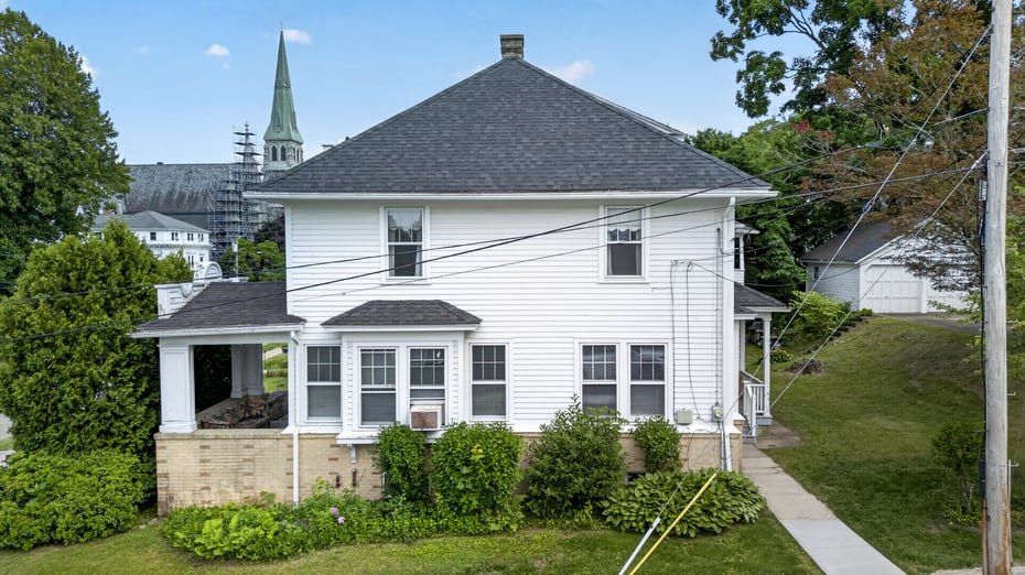 226 Broadway Photo 33